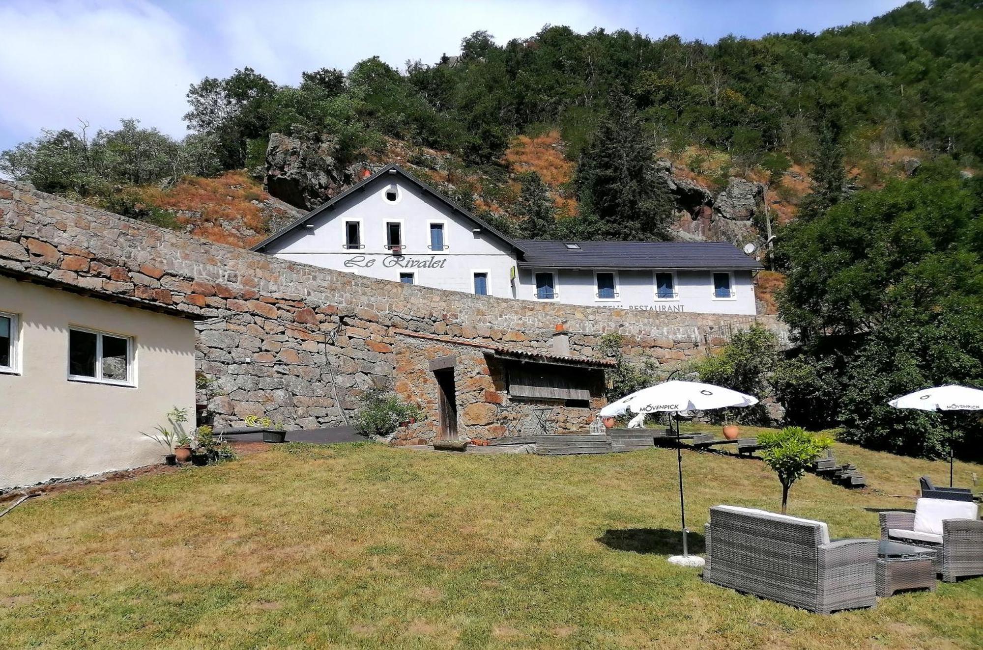 Le Rivalet Hotel Montaigut-le-Blanc  Kültér fotó