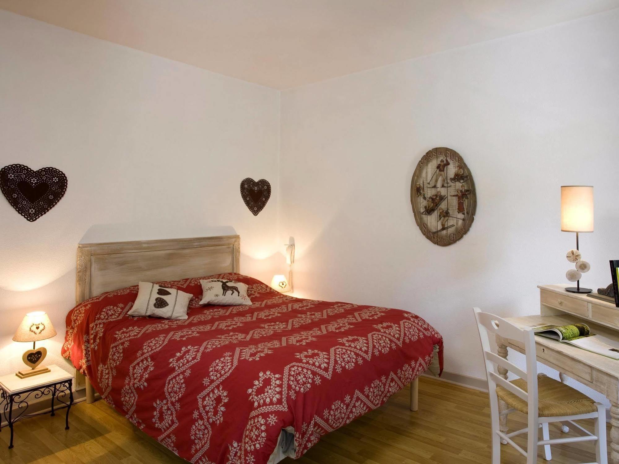 Le Rivalet Hotel Montaigut-le-Blanc  Kültér fotó