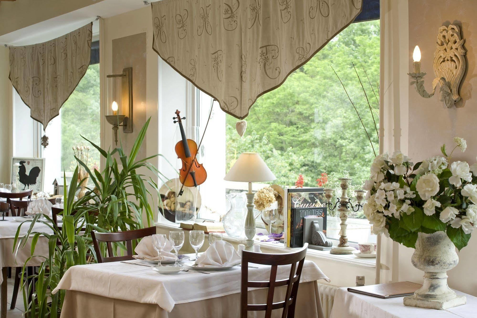 Le Rivalet Hotel Montaigut-le-Blanc  Kültér fotó